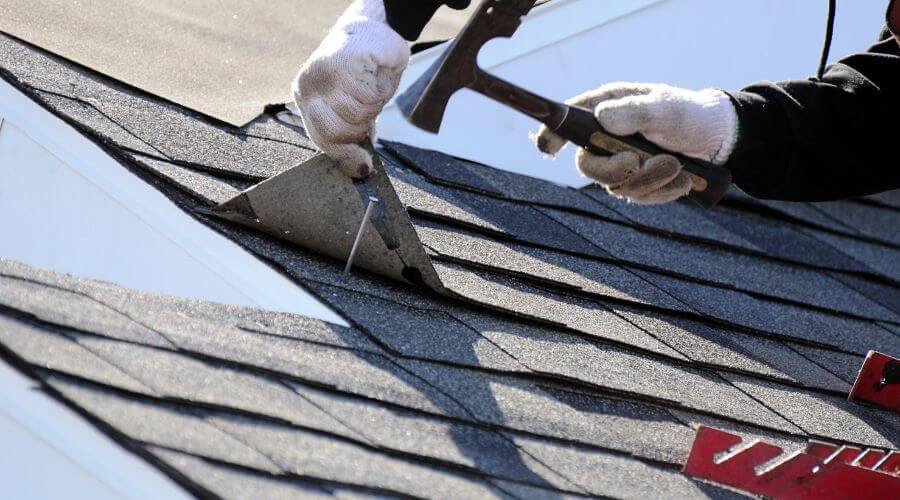 Professional gutter cleaning in River Edge, NJ